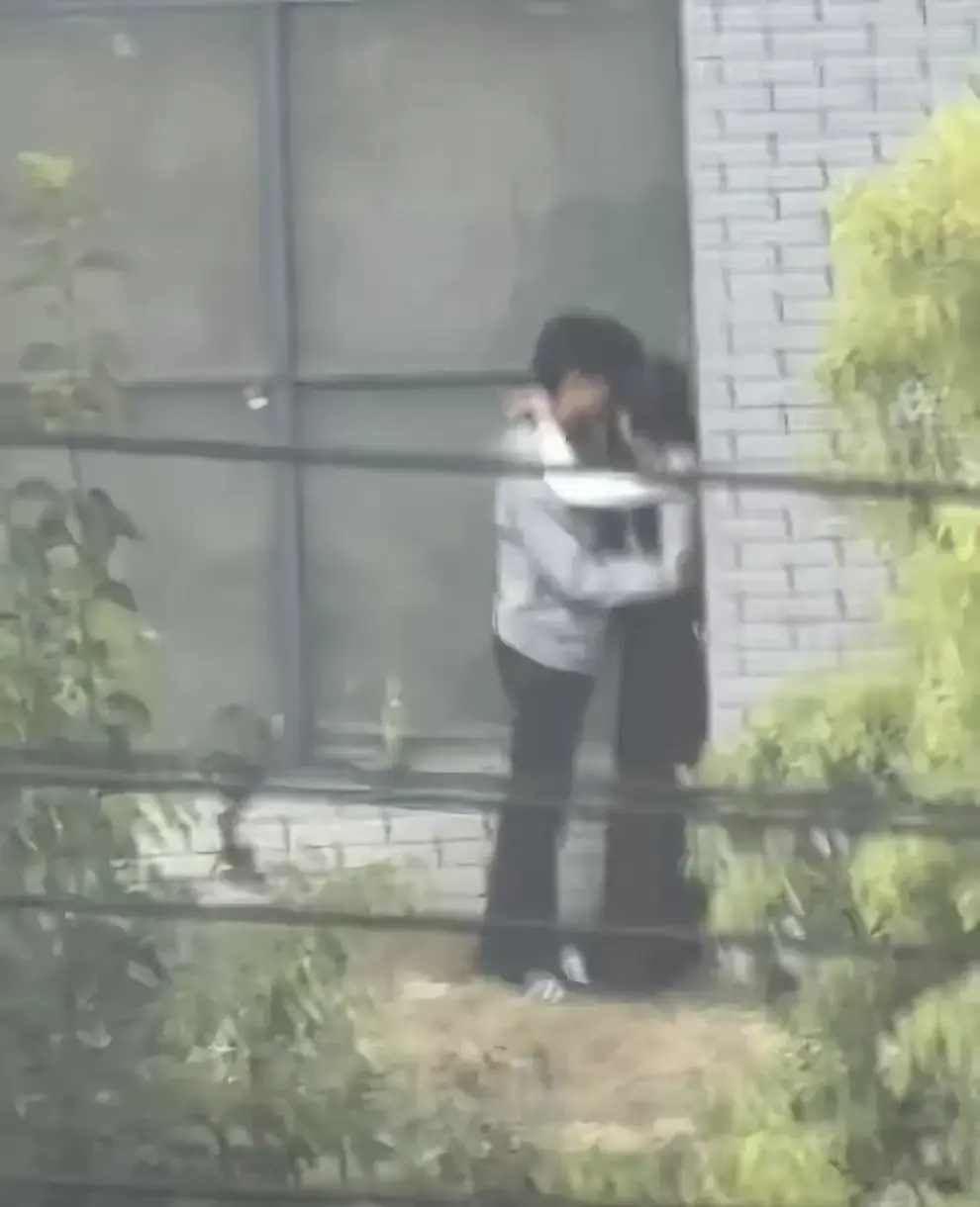 《蚌埠职教园情侣野外视频》事件后续-高清资源限时抢先鉴赏-蚌埠职教园情侣野外视频完整版免费看