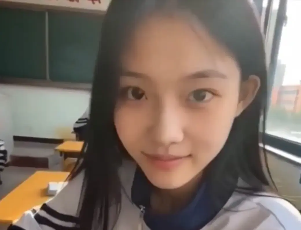 我的十八岁女友4K蓝光无删减版在线观看 - 黄果AI短剧高甜治愈全集免费播放 - 我的十八岁女友结局太甜星空影院热播